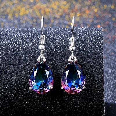 ✨ Boucles d’oreilles pendantes bohème – Cristal goutte multicolore